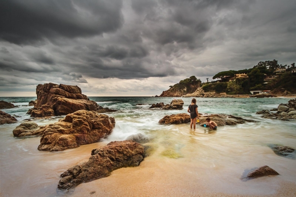 008 cala Sant Francesc niños